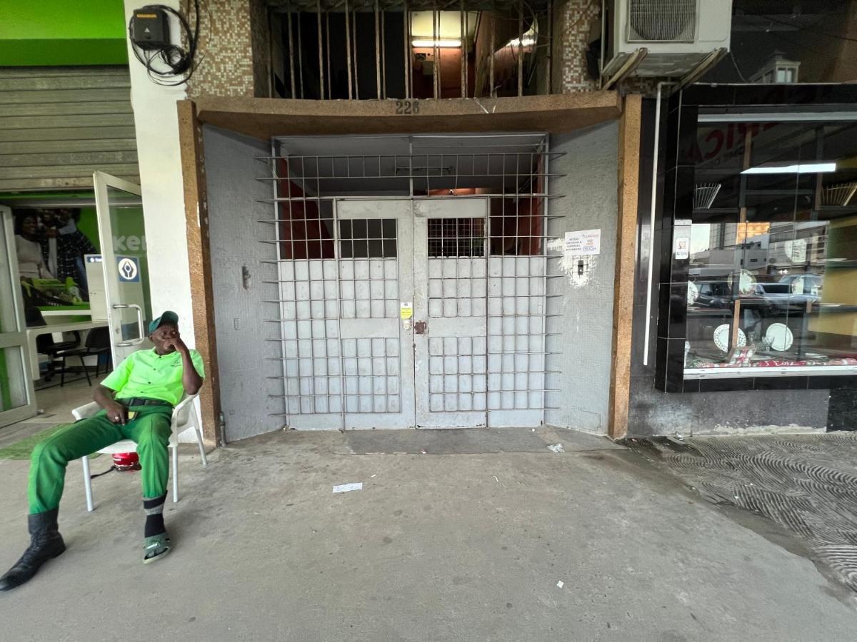 Africa Em Zona Comercial De Luanda Apartment Bagian luar foto