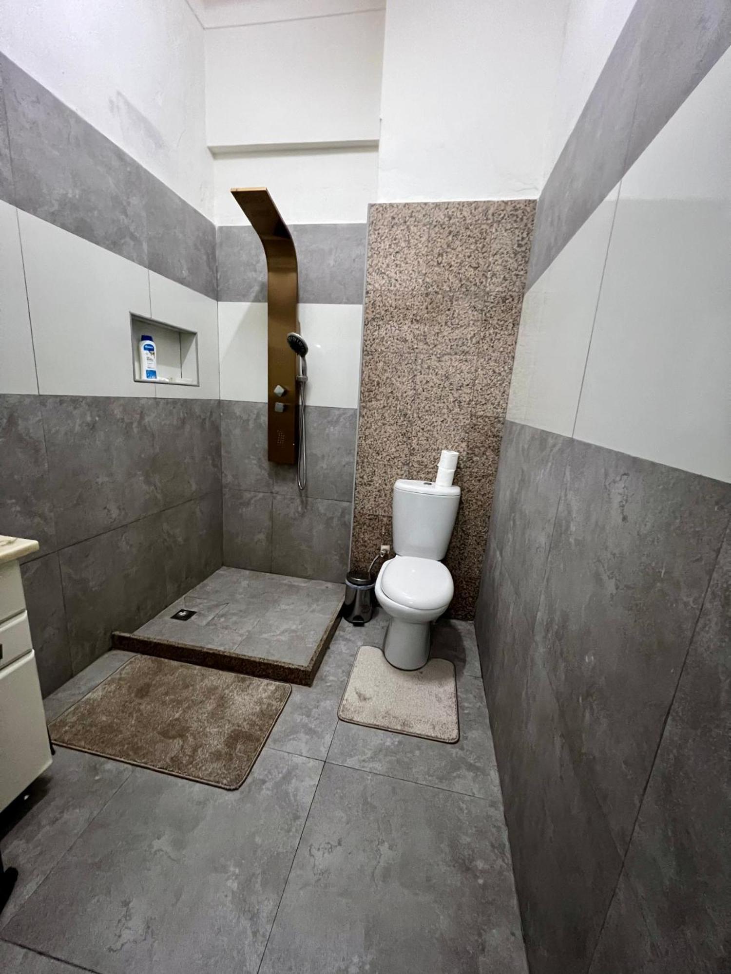 Africa Em Zona Comercial De Luanda Apartment Bagian luar foto