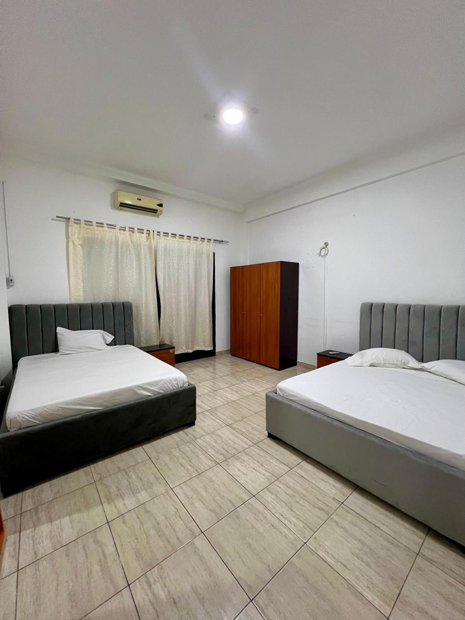 Africa Em Zona Comercial De Luanda Apartment Bagian luar foto